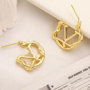 Heiße Stile, 18 Karat vergoldet, versilbert, Ohrstecker, Markenbuchstaben-Design, High-End-Edelstahl-Ohrring, dicker Piercing-Schmuck, Zubehör, Großhandel mit Box