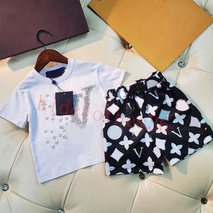 Chłopcy projektant odzieży dla dzieci Zestawy odzieży klasyczna marka Baby Girls Ubrania garnitury mody liter
