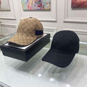 Fashion Ball Caps Classic Simple уникальные дизайнерские полосатые шляпы для мужчины, доступная в черно -коричневых 2 вариантах