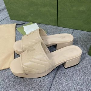 Высококачественные летние модные сандалии сандалии маленькая роскошная дизайнерская дизайнерская женская платформа