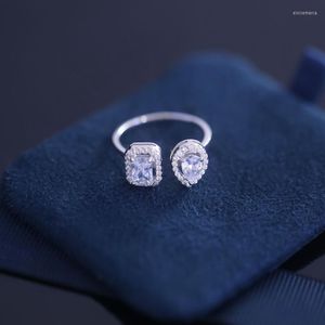 Pierścienie klastra 2023 PURE 925 STRINLING SREBROWA Kostka biżuterii woda Diamentowy pierścionek ślubny Jakość Prezenta