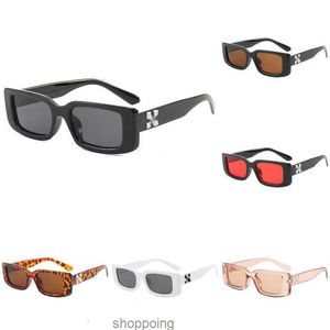 Offs Frames Glasses Sunglasses Moda Marca de óculos de sol Arrow x Black Frame Eyewear Street Homens Mulheres Glassos de sol Sungle