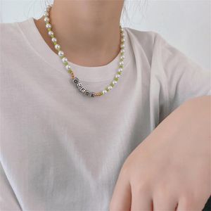 Choker Girocolli Lettera Collana di perle Perline fatte a mano Accessori per gioielli da donna per bambina Compleanno Regalo di Natale Girocolli