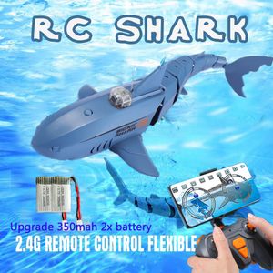 Animais elétricos/RC RC tubarão -baleia spray água brinquedo remoto de barcos de barco controlado Robôs submarinos 30W HD Toy Animals Toys Kids Boys Children 230525