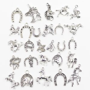 30pcs takılar uçuş at şanslı at nalı iyi şanslar tek boynuzlu at antik gümüş renk karışık kolyeler diy bulguları tibet mücevher zanaat