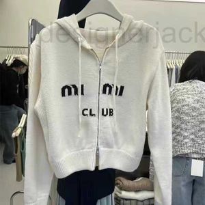 Kadın Sweaters Tasarımcısı Kış Yün Sweater Kadın Fermuarı Ceket Hoodie Womens Hooded Sweaters Mektubu Nakış Hardigan Kaşmir Ceket DXXM