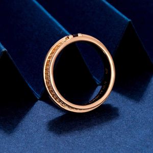 Designer V Gold Brand Double T Ring mit 18K -leichter Luxus für Frauen minimalistisch vielseitiges Design voller Diamanten Fahe