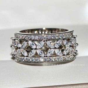 ماركة مصممة TFF 925 Sterling Silver Luxury مجموعة خاتم الماس عالية الكربون مع زهرة منحوتة جوفاء للرجال والنساء