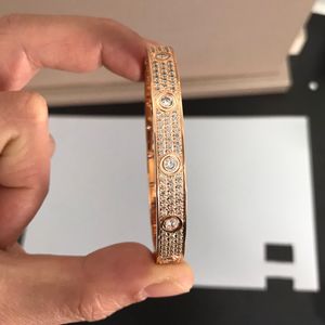 Designer Three Rows borr Nail Bangle Armband Wide Edition Full Diamond Armband för bankettsmycken 4 Färger för kvinnor Bröllopsengagemang