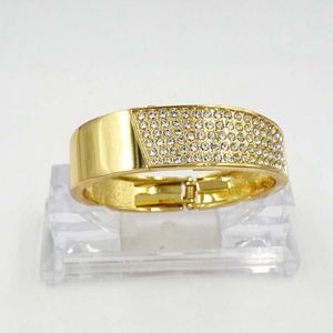 Brincos de colar Conjunto 2023 Dubai Gold Big Banglles Jewelry Design de jóias Ummer estilo para mulheres Presente de meninas