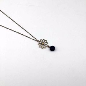 Pendant Necklaces 1Pcs Black Lava Stone Diffuser Necklace Essential Oil Flower Aromthraphy Jewelry Sweater