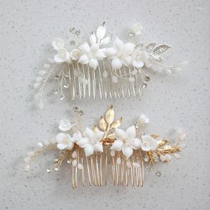 Fermagli per capelli SLBRIDAL fatti a mano in ceramica fiore perle pettine da sposa spille orecchini set accessori da sposa gioielli da donna