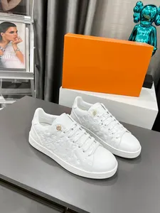 2023 Designerskie kobiety swobodne buty w Włoszech Niski literę wysokiej topy wysokiej jakości sneaker Beige Ebony Canvas Tennis Shoe 1020