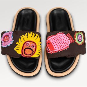 Designer Womens Slide Sandals Yk Pool Pillow Comfort Pantofole piatte in gommapiuma in pelle alla moda 35-40