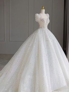 2023 strandbröllopsklänningar med 3D blommig V-ringad nivå kjol rygglös kristallbling plus storlek elegant trädgård land småbarn bröllop klänningar glänsande vestido de novia