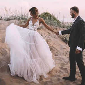 2023 Bröllopsklänningar Lace Applique Top Bridal Gowns Backless Sheer Straps Beach Plus Size Wedding Dress Floor Length Robes De Soiree Mariee