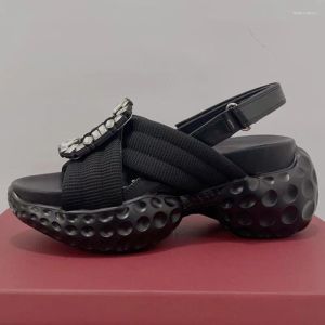 Сандалии знаменитые дизайнерские женские дизайнерские сандалии знаменитые туфли с толстыми накрытыми тапочками