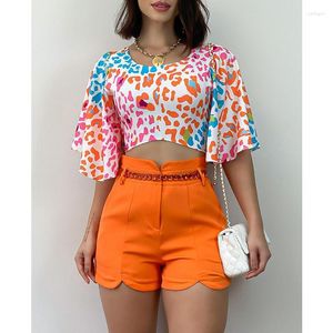 Roupas de faixa feminina feminina traje de traje de rua elegante moda leopard sino com manga top shorts de cintura alta duas peças