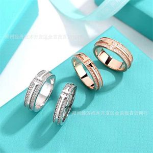 Brand Charm TFF Double T Ring Dopio popolare a forma di T-Silver Band Coppia di diamanti Silver