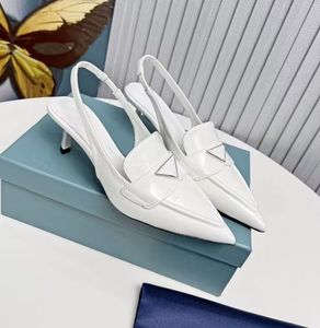 Kvinnors spetsiga äkta lädersandaler Fashion Hårdvaruspännen Back Strap Medium High Heels 5cm Luxury Runway Party Wedding Shoes 35-41