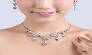 15082 Collana da sposa Elegante argento placcato con strass Orecchini Set di gioielli Accessori per abiti da ballo Abito da sera6218465