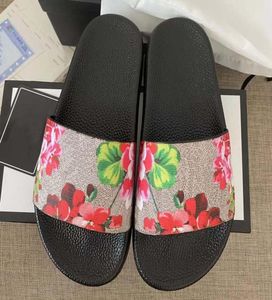 Klasyczne pantofle Sprzedaj studnie gumowe sandały Slajdy kwiatowe brokat mężczyzn Kobiety mody kapcie czerwone białe dno biegów na bok 10 9700938