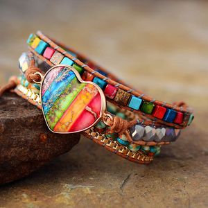 Braccialetto di gioielli di design Bracciale a forma di cuore in pietra naturale a 5 colori Ornamenti per bracciali fatti a mano a tre strati Avvolgimento in pelle intrecciata Corda a mano