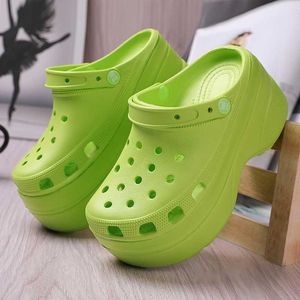 new Sandals Summer Women Croc Clogs Platform Garden Shoe Height Increasing Slippers Slip For Girl Beach Shoes Fashion Lady Slides 220526