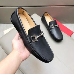 Hochwertige formelle Herren-Designer-Kleiderschuhe für sanfte Herren-Echtlederschuhe, geschliffene Metallschnalle, schwarze Herren-Business-Oxfords, lässige Lederschuhe