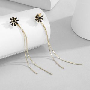 Kolczyki Dangle Black Cyrcon Flower Drop dla kobiet długi łańcuch Wisel Weddant Wedding Colrring Boucle D'Oreille Femme 2023