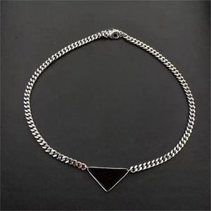 Collana Luxurys Personalità Clavicola Catena Vendita Ciondolo Moda Triangolo invertito Lettera Designer di gioielli di marca