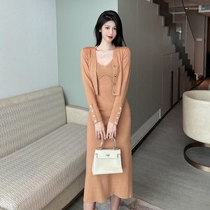 Casual Dresses Khaki Knitting Kjol Suits Female Leisure Web Celebrity Kort stycke Cardigan Render Condole Belt Vest Two-Piece Outfit