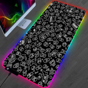 Isaac Mouse Padのバインディングを休んでいるアニメKawaiiゲームアクセサリー大型ゲーマーXL Mause Carpet PC Desk Mat Keyboard lol RGB MousePad