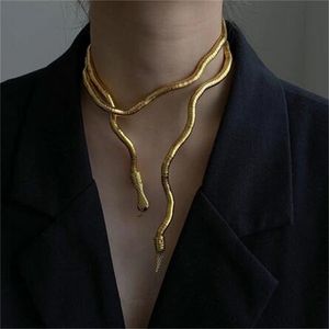 Colar de cobra de jóias da moda, design de personalidade de vendas a quente, colar de metal macio para mulheres GC2153