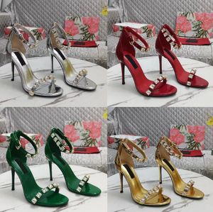 Berühmte Sommer 23S/S Marke Poliertes Kalbsleder Sandalen Schuhe Frauen Patent Leder Strass Nieten Party Hochzeit Kleid Dame High Heels box staubbeutel EU35-43