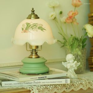 Table Lamps Creative Flower Light Nordic French Luxury Study Solid Wood Desktop Lamp Bedside Bedroom Small