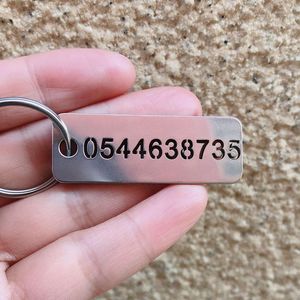 Nyckelringar Anpassade bilknappar Taggar Graverade husdjursnamn Födelsedag Förhindra förlust Telefonnummer Rostfritt stål Key Chain Gift för män