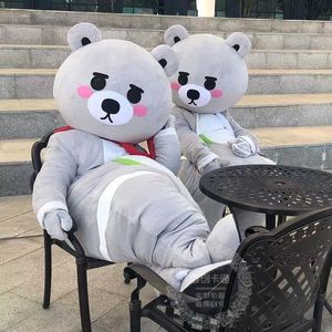 L'orso celebrità di Internet ha portato il costume della bambola del fumetto della mascotte dell'orso TikTok stessa attività promozionale che balla il costume della bambola per adulti