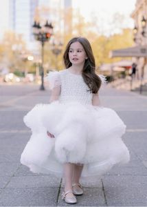 Vestidos de niña Blanco Puffy Girls para bodas Pearl Ruffles Tulle Luxury Ruffled Kids Pageant Vestidos Vestido de primera comunión