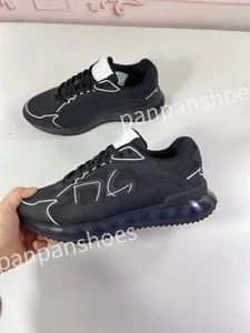 Scarpe di design di lusso Sneaker Platform Classic Leather Sports Skateboarding Shoes Uomo Donna Sneakers running Walking nero bianco