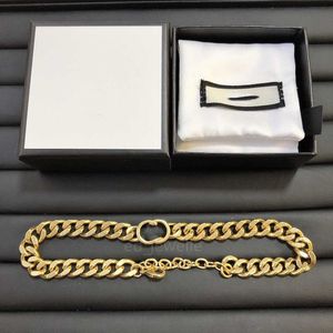 Hänge halsband varumärkesdesigner hänge guld neutralt halsband mode hip hop pläterad brev dag par smycken bröllop