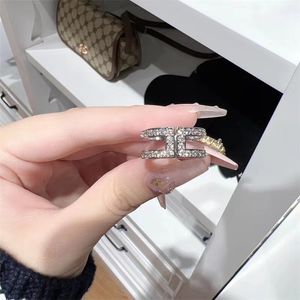 2023 Ins Fedi nuziali più vendute Gioielli di moda semplici Argento sterling 925 Pavimenta Zaffiro bianco Diamante CZ Eternità Festa Donna Anello aperto regolabile per regalo amante