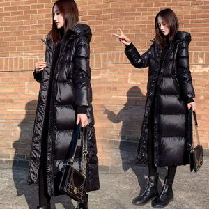 女性のダウンブラックグロッシーパーカーコート2023ファッション厚い冬のフード付きルーズロングジャケット女性風の雨プルーフ暖かい脱毛