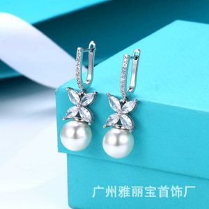 Modemärke samma mikro diamantbockade u-formade örhängen full båge pearl