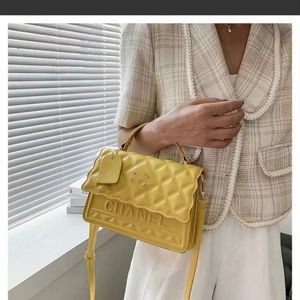 2023 new Internet celebrity Korean version of high-quality embossed handbag fashion everything single shoulder crossbody bag manufacturer direct sales