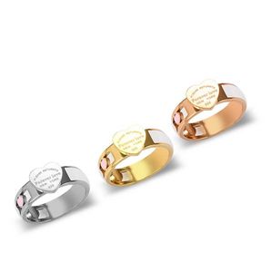 2023Fashion Hollow Colorful NEW Heart Rings Anello in acciaio inossidabile con etichetta grande con conchiglia bianca per donna, ragazza, uomo, gioielli da sposa, moda