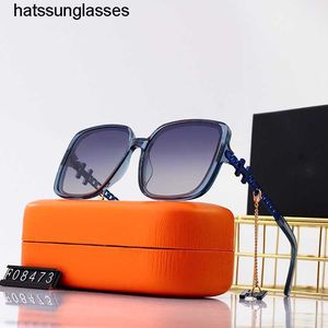 2022 Gläser Polarisierte Frauen Mode Net Rote Sonnenbrille mit Kette Street Shot Großer Rahmen Großes Gesicht Schlanke Sonnenbrille zwei für eins