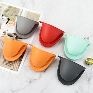 Silicone anti-scalding Oven Gloves Mitts Potholder Kitchen BBQ Gloves Tray Pot Dish Bowl Holder Oven Handschoen Hand Clip