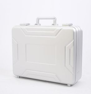 Briefcases Designer Men Bags Laptop Bag 17 Inch Hard Briefcase Lawyer Office Metal Cash Case