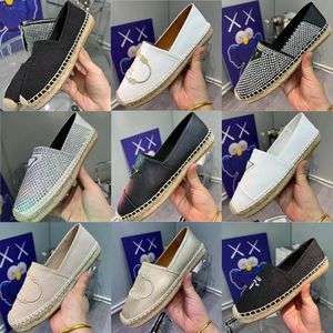 Yeni P Markalı Üçgen Kadınlar Sıradan Ayakkabılar Düz Espadriller Bling Kristal Kadın Bayanlar Balıkçı Ayakkabı Sandalet Yaz Metal Logosu Örgü Dokunma Tuval Ayakkabı 35-40